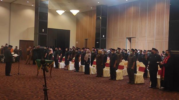 Pelantikan dan Pengambilan Sumpah Jabatan Pejabat Pimpinan Tinggi Pratama, Administrator dan Pengawas di Lingkungan Pemerintah Daerah Kota Cirebon