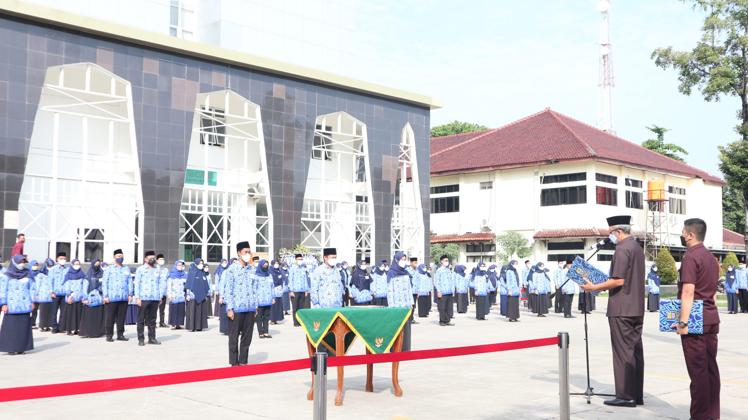 Pengangkatan dan Pengambilan Sumpah / Janji Calon Pegawai Negeri Sipil Menjadi Pegawai Negeri Sipil di Lingkungan Pemerintah Daerah Kota Cirebon Tahun 2021