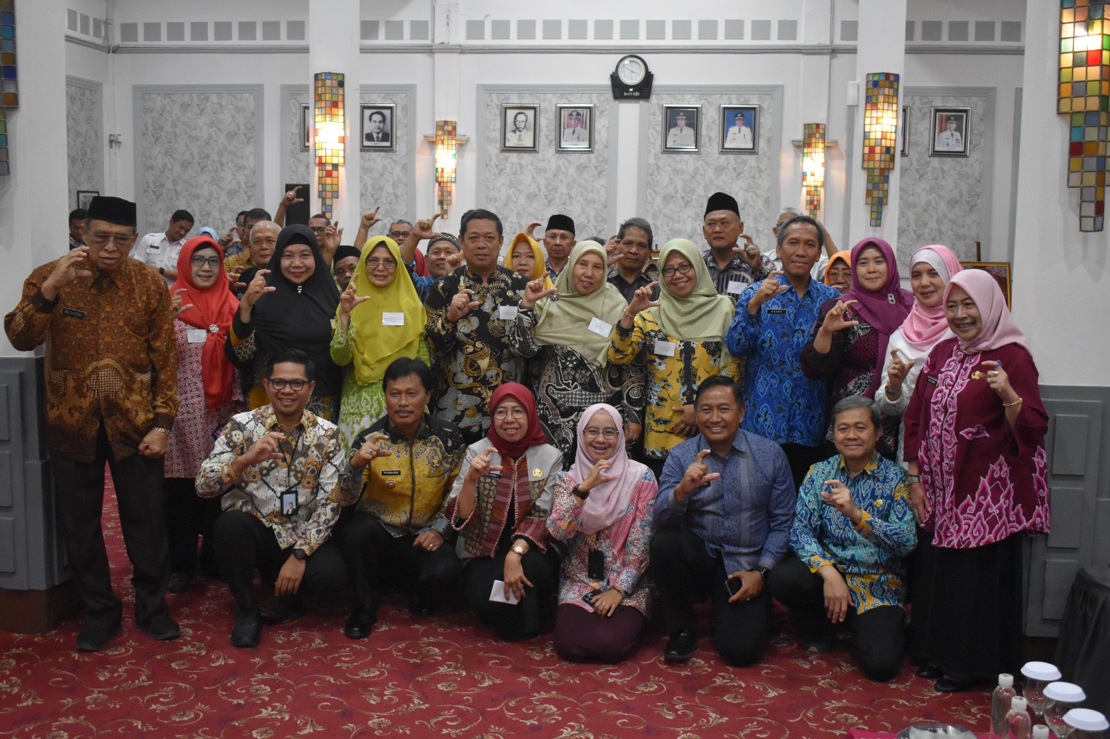 PENYERAHAN SK PENSIUN DAN TANDA PENGHARGAAN BAGI PNS YANG MEMASUKI MASA PURNA BAKTI TMT 1 AGUSTUS 2025