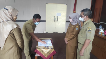 Serah Terima Jabatan dan Pisah Sambut Pejabat di Lingkungan Badan Kepegawaian dan Pengembangan Sumber Daya Manusia Kota Cirebon