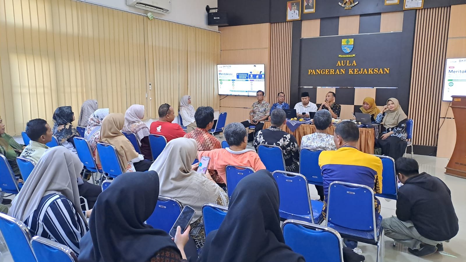 BKPSDM Dorong Aparat Kecamatan dan Kelurahan Mengambil Kesempatan Pengembangan Karier Melalui Coaching Clinic Manajemen Talenta