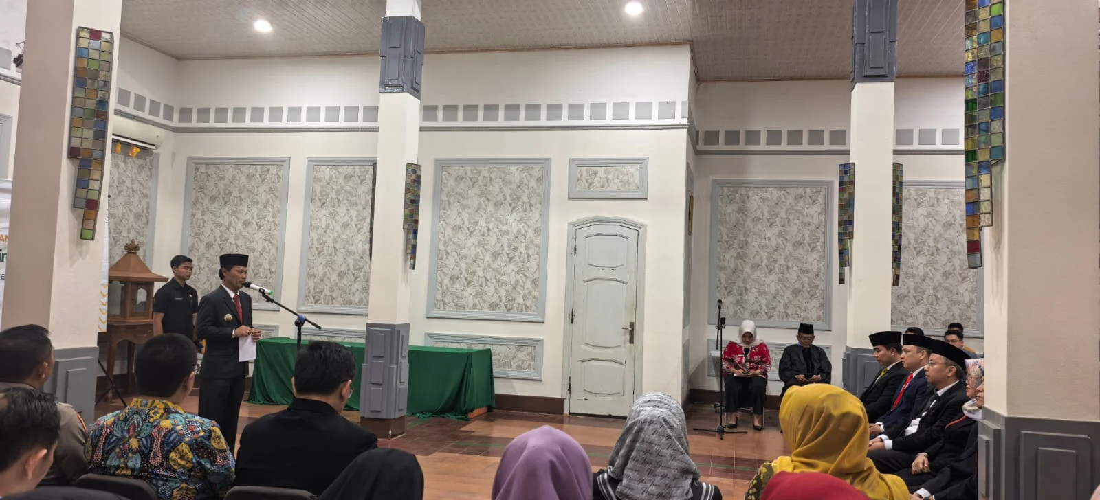 Wali Kota Cirebon Lantik Badan Pengawas dan Direksi Perusahaan Daerah, Tekankan Kinerja Berbasis Kontrak Kinerja
