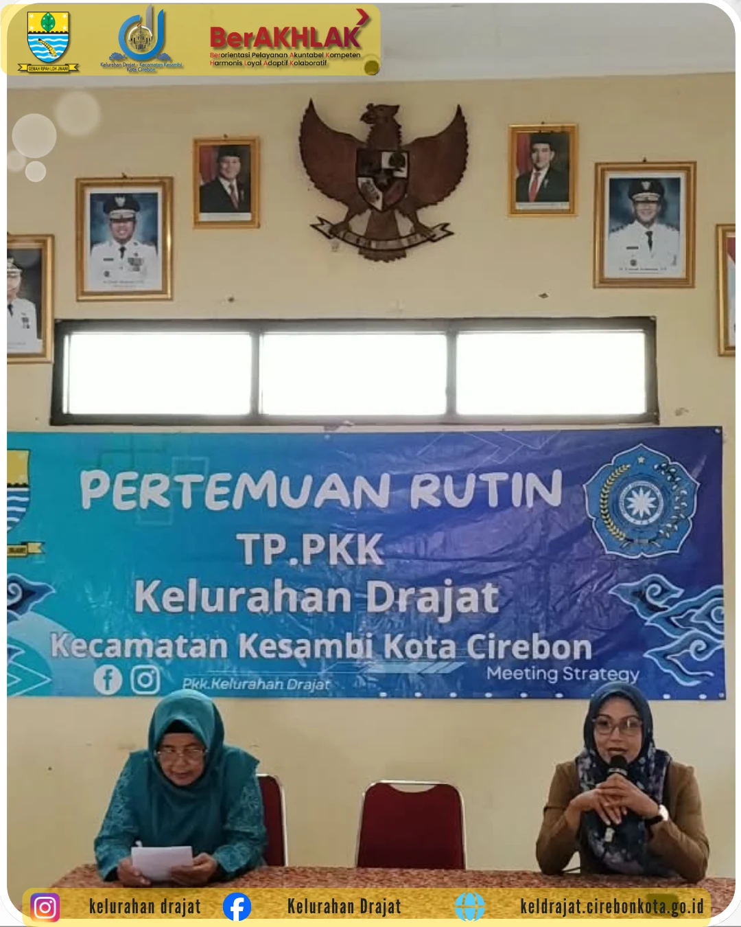 SEKRETARIS KELURAHAN DRAJAT BUKA ACARA PEMBINAAN TP PKK KECAMATAN